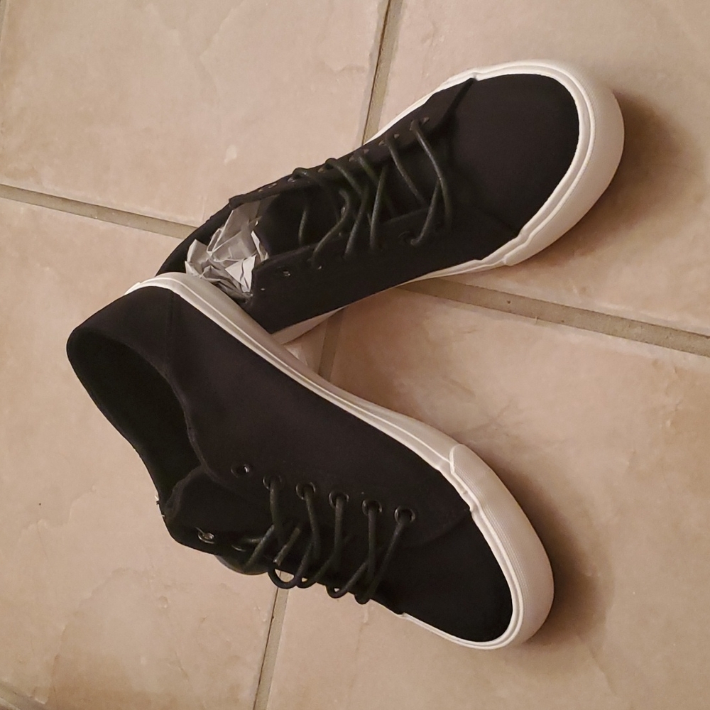 Lamo sneakers